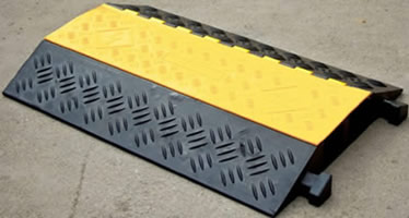 Rubber Lidded Hose/Pipe/Cable ramp