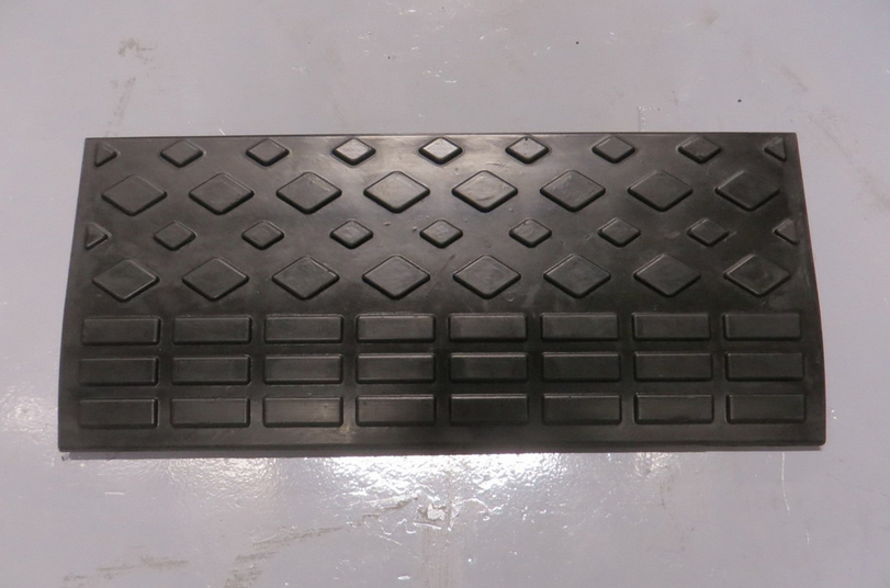 Polymer rubber Kerb ramp